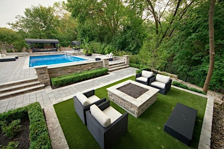Artificial Turf as Carpet for Outdoor Furniture